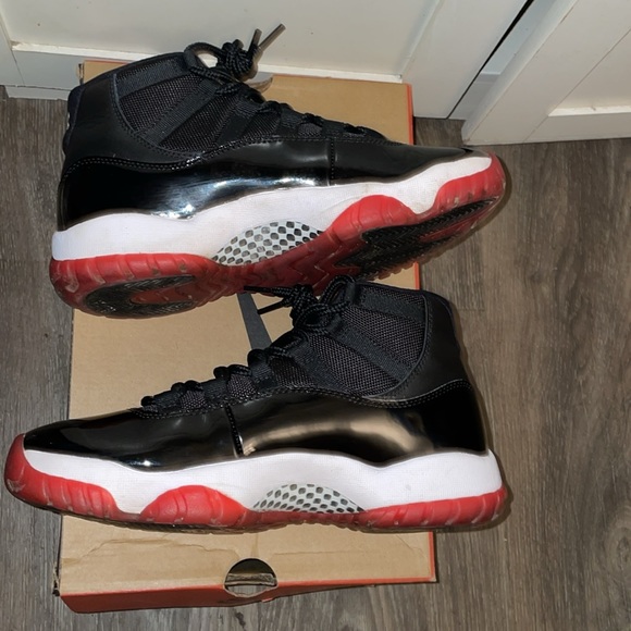 Nike air jordan 11 bred